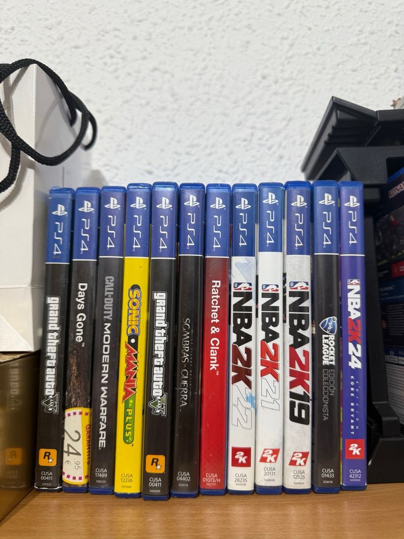 Imagen de 12 Juegos PS4 Sevende junto o separado