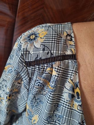 Vestito floreale blu e giallo