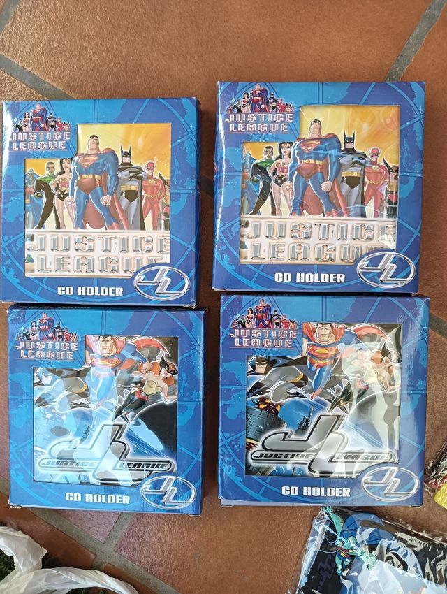 4 estuches CD Justice League