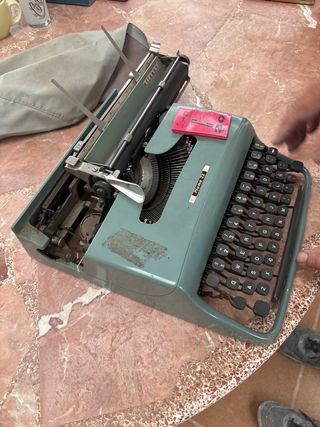 Olivetti Pluma 22 - Máquina de escribir