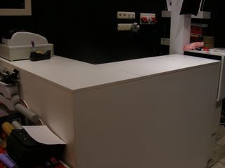 Mobiliario tienda de perfume y complementos