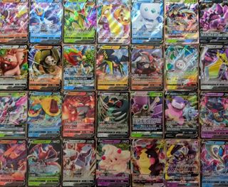 Mega Mystery Box Pokémon: 100 carte