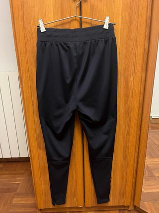 Pantalones deportivos Siksilk negros