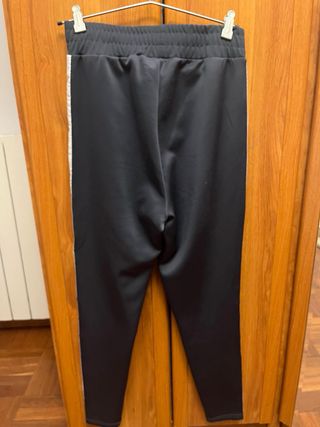 Pantalones deportivos Siksilk negros