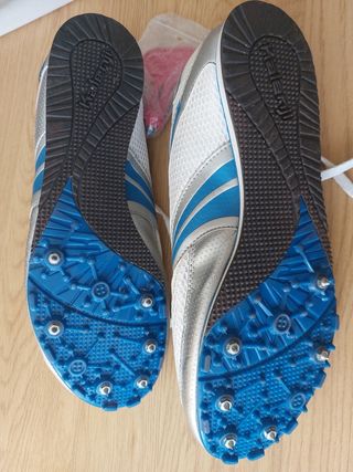 Zapatillas Kalenji clavos atletismo talla 43, 10€