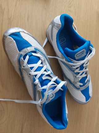 Zapatillas Kalenji clavos atletismo talla 43, 10€