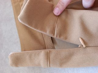 Pantalones beige anchos