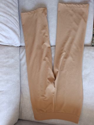 Pantalones beige anchos