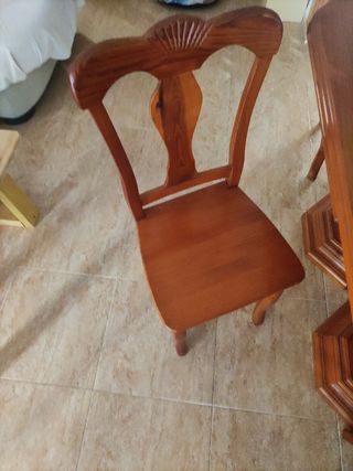 Mesa comedor madera + 4 sillas