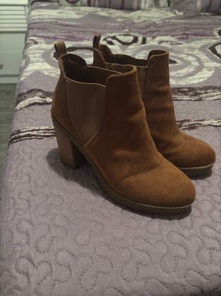 Botines Bershka Marrón - Talla 39