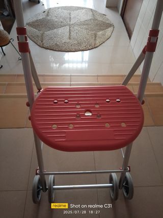 Andador con asiento plegable
