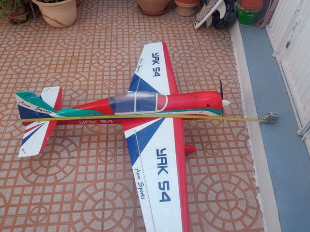 Avión RC Yak 54