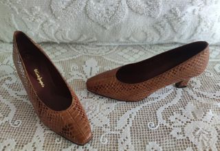 Zapato marrón estampado print. Talla: 36