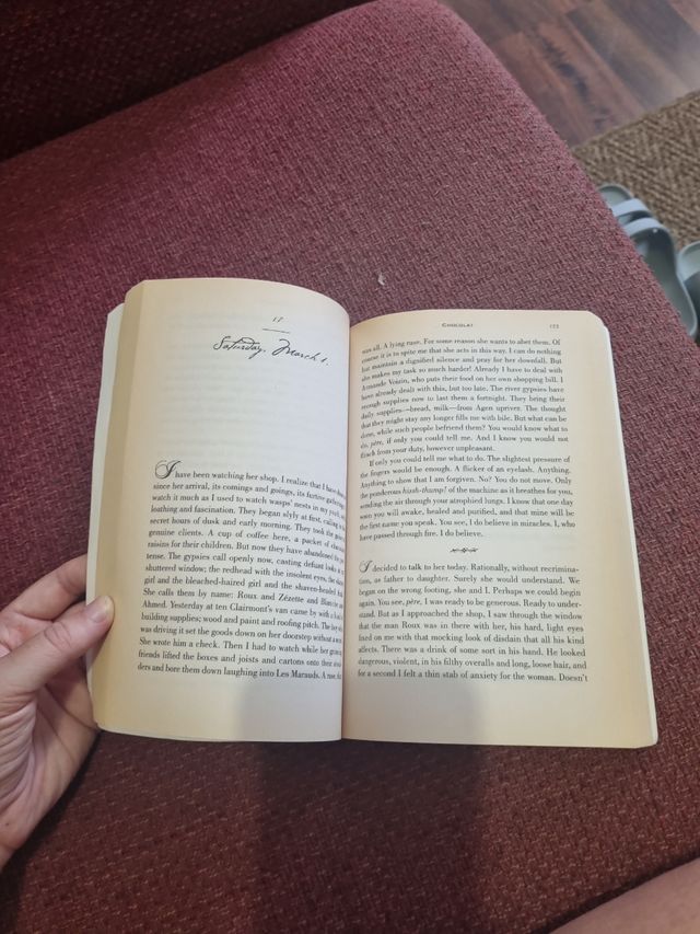 Chocolat: A Novel (A Vianne Rocher Novel)