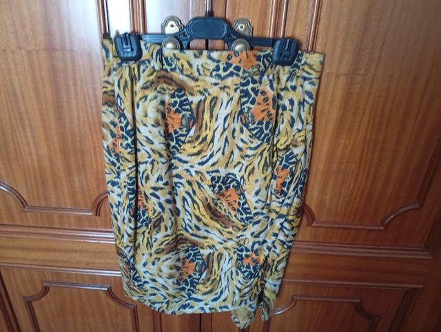 Falda Miguel Gil 4XL estampada