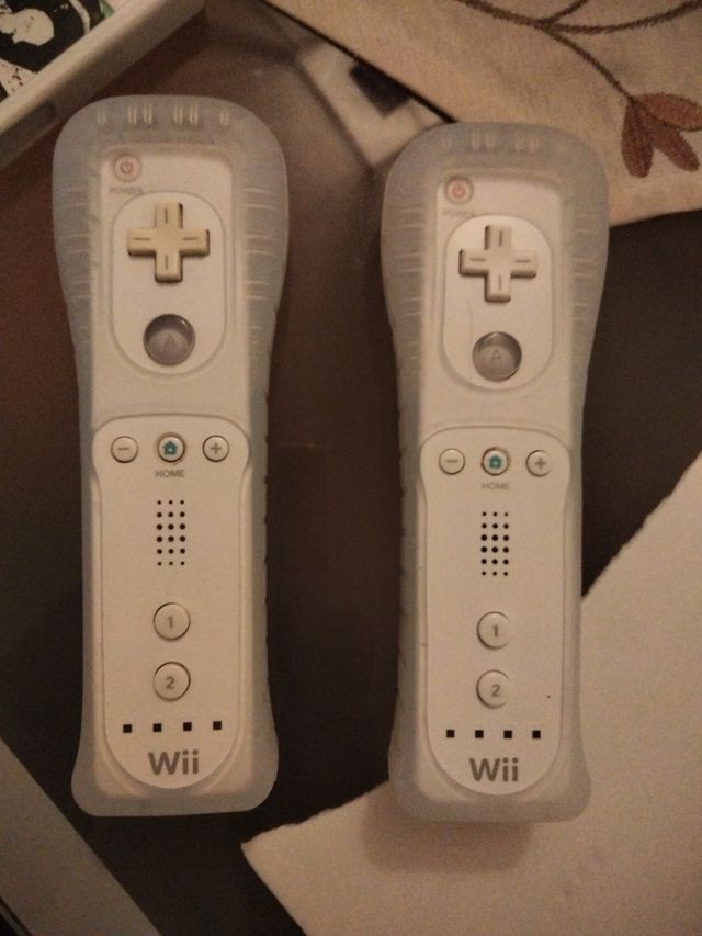 2 x  Mando Wii - Nintendo Wii ➕ wii play