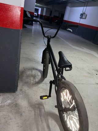 Bicicleta BMX negra Fabricbike