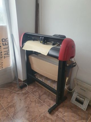 Plotter corte vinilo pegatinas