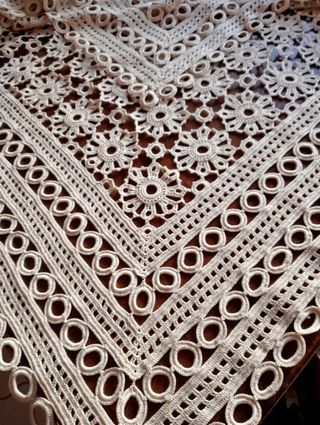 Copriletto uncinetto beige cotone