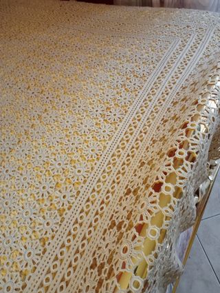 Copriletto uncinetto beige cotone