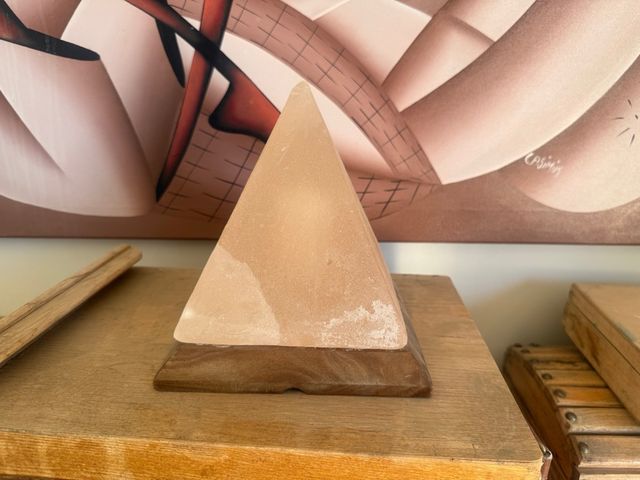 Lámpara Pirámide Sal - Beige