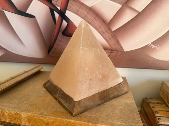 Lámpara Pirámide Sal - Beige