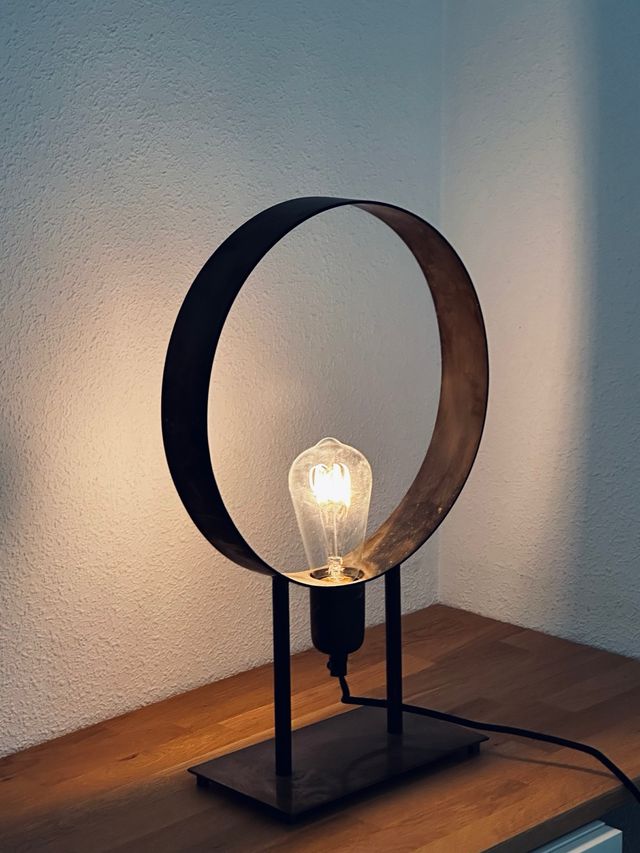 Preciosa lámpara aro metal diseño vintage