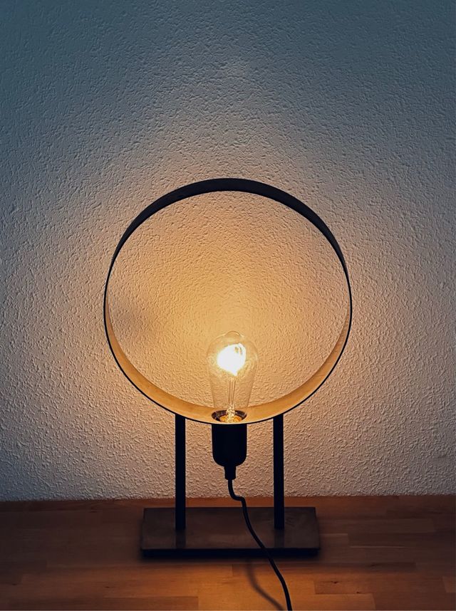 Preciosa lámpara aro metal diseño vintage