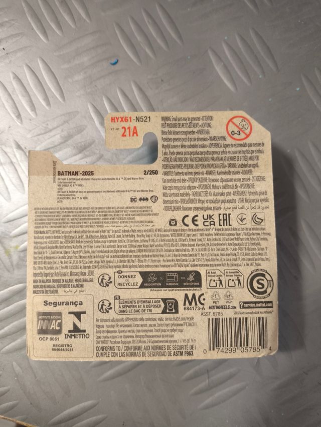 Hot Wheels Batman & Robin Batmobile 2/250