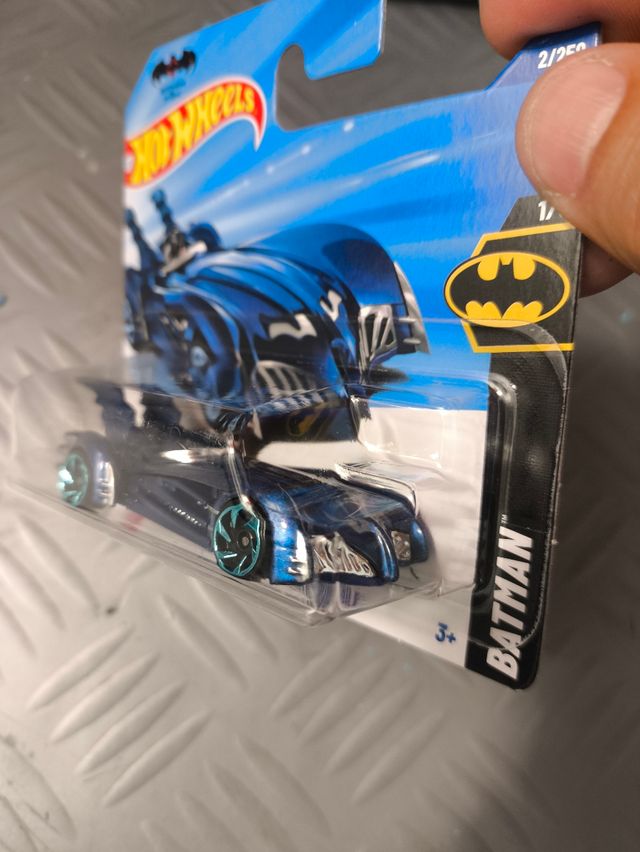 Hot Wheels Batman & Robin Batmobile 2/250
