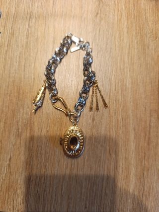 Pendientes variados y pulsera