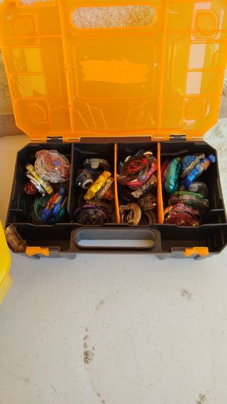 Pista Beyblade añafo mas  juegos de peonzas blade,