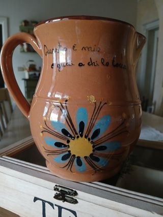 Caraffa terracotta dipinta a mano