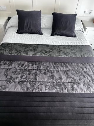 Bouti cama 150cm y dos fundas cojínes
