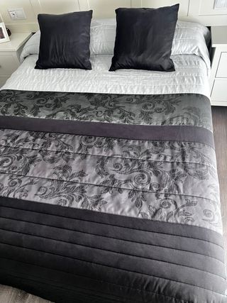 Bouti cama 150cm y dos fundas cojínes