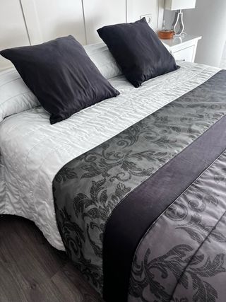 Bouti cama 150cm y dos fundas cojínes