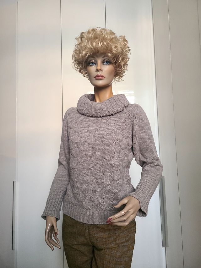 Maglione beige collo alto lana