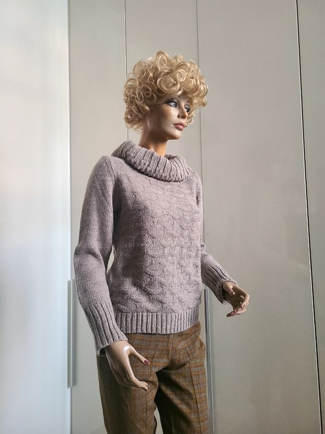 Maglione beige collo alto lana