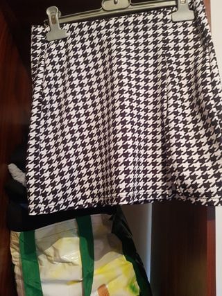 Falda pata de gallo blanco y negro