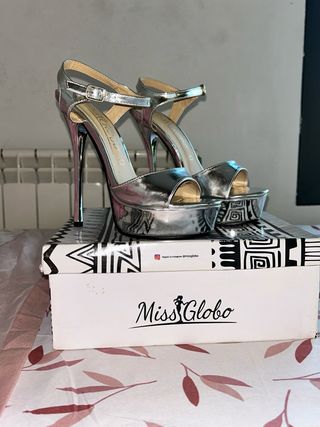 Tacones plata Miss Globo