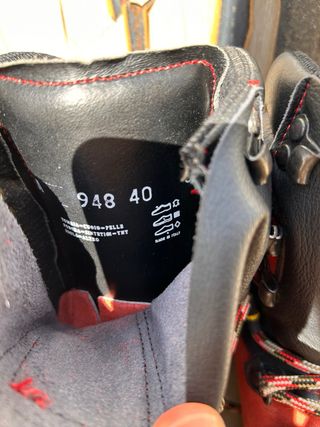 Botas La Sportiva rojas, talla 40