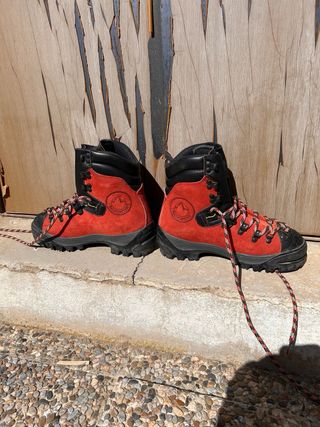 Botas La Sportiva rojas, talla 40