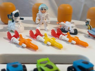 HUEVOS KINDER SORPRESA - SET x 19 PZAS -TRANSPORTE