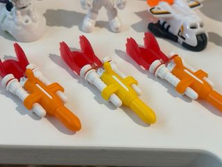 HUEVOS KINDER SORPRESA - SET x 19 PZAS -TRANSPORTE