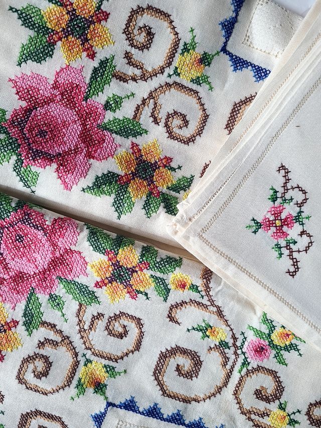 Tovaglia ricamata vintage