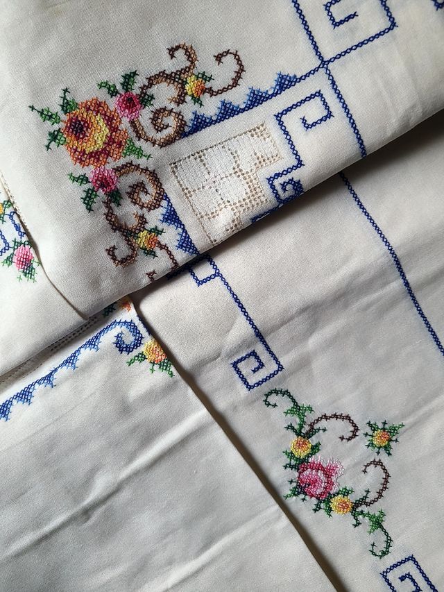 Tovaglia ricamata vintage