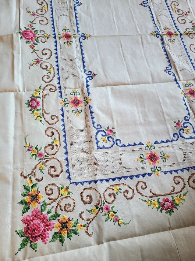 Tovaglia ricamata vintage