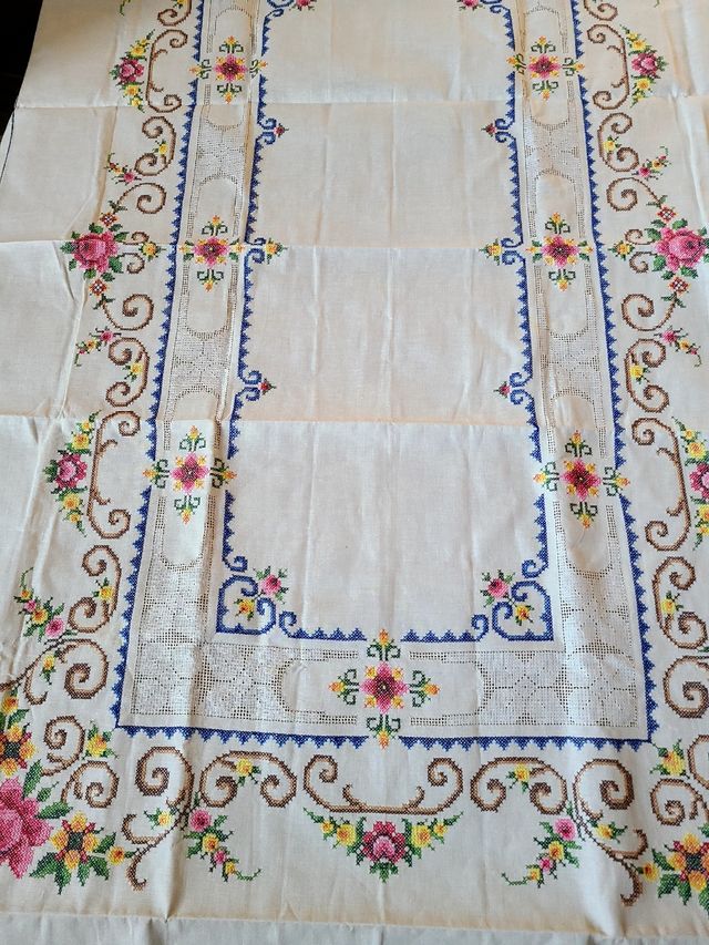 Tovaglia ricamata vintage