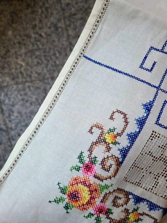 Tovaglia ricamata vintage