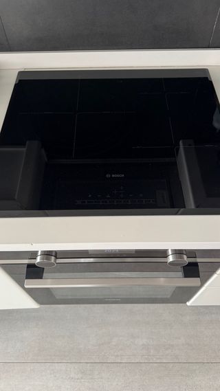 Placa inducción Bosch + Horno Siemens